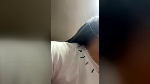 Snapshot of elahia__marquez chatting on 12-14-25, 03:39 Elahia online show from 12-14-25, 03:39