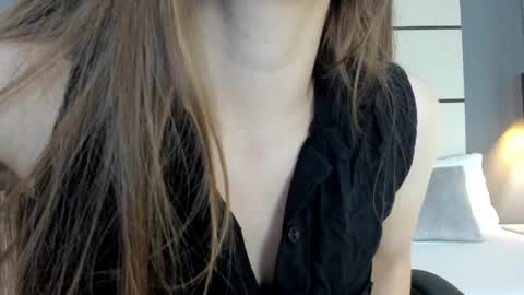 E L A I A online show from 04-09-26, 07:19