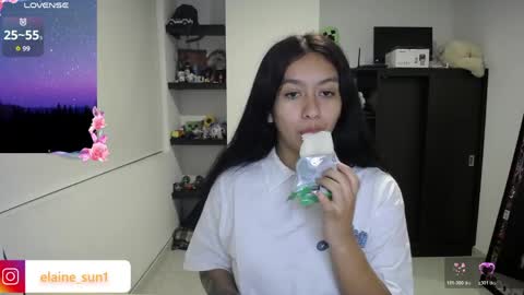 Snapshot of elaine_sun chatting on 05-02-26, 01:21 Elaine eli online show from 05-02-26, 01:21