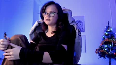 Your sweet girl online show from 12-20-24, 11:05