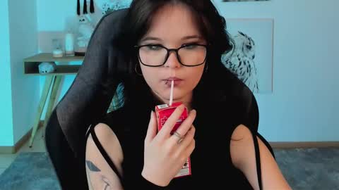 Your sweet girl online show from 03-11-25, 07:36