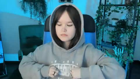 Snapshot of elainebeness chatting on 04-24-26, 08:33 Your sweet girl online show from 04-24-26, 08:33