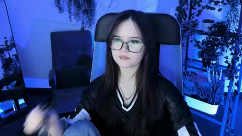 Snapshot of elainebeness chatting on 04-28-26, 04:34 Your sweet girl online show from 04-28-26, 04:34
