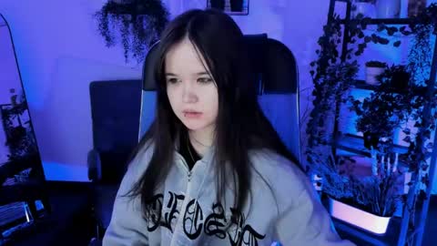 Snapshot of elainebeness chatting on 04-29-26, 05:17 Your sweet girl online show from 04-29-26, 05:17