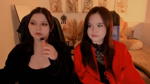 Snapshot of elainebeness chatting on 05-30-26, 09:01 Your sweet girl online show from 05-30-26, 09:01