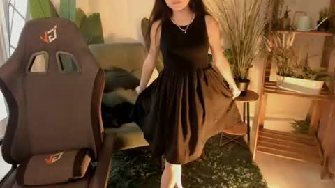 Snapshot of elainebeness chatting on 07-14-26, 08:25 Your sweet girl online show from 07-14-26, 08:25