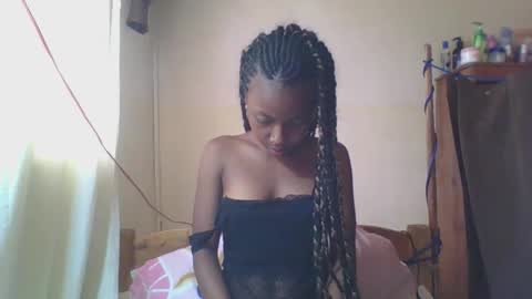 Snapshot of elalia1234 chatting on 12-15-25, 08:29 elalia1234 online show from 12-15-25, 08:29