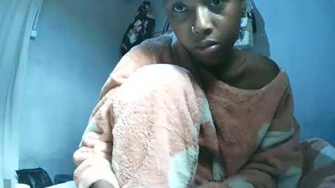 Snapshot of elalia1234 chatting on 12-21-25, 07:15 elalia1234 online show from 12-21-25, 07:15