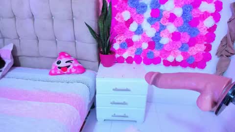 Snapshot of elalove_ chatting on 02-03-25, 04:57 Ela online show from 02-03-25, 04:57