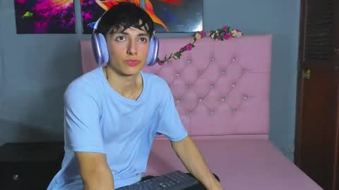 Elan Giralon online show from 11-26-25, 10:33