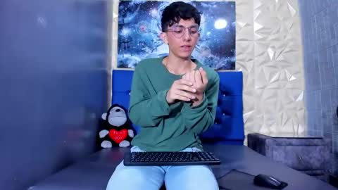 Elan Giralon online show from 04-18-26, 09:48