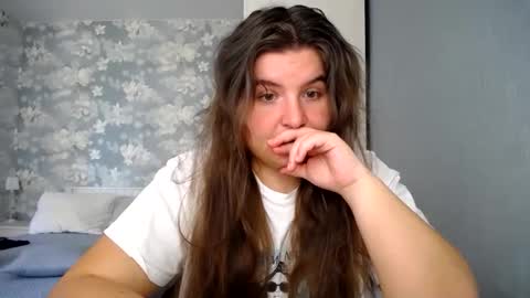 Elanis online show from 04-01-26, 12:50