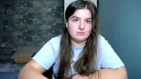 Elanis online show from 04-18-26, 07:07