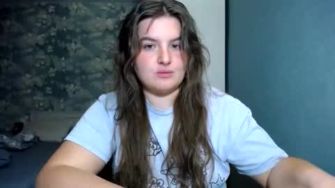 Elanis online show from 05-16-26, 12:18