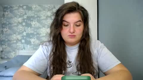 Elanis online show from 06-16-26, 11:46