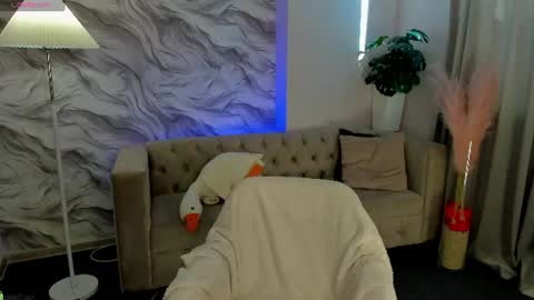 Elly online show from 07-06-26, 03:03
