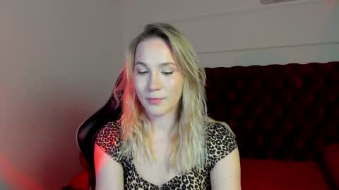 elaravoltage online show from 03-25-26, 05:19