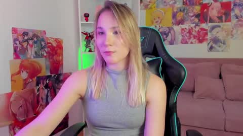 elaravoltage online show from 04-15-26, 08:09