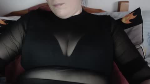 elasticgirl666 online show from 10-20-25, 05:02