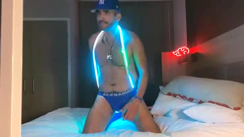 Armando online show from 10-22-25, 04:57