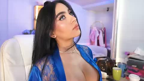 Elasummeer online show from 07-28-26, 04:39