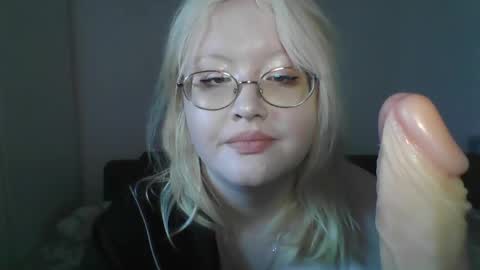 elayne_sweet online show from 04-22-26, 06:05