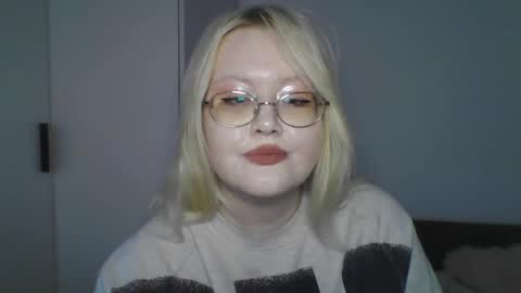 elayne_sweet online show from 05-19-26, 06:09