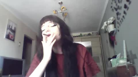 Snapshot of elaynetanton chatting on 05-16-26, 07:27 Lia online show from 05-16-26, 07:27