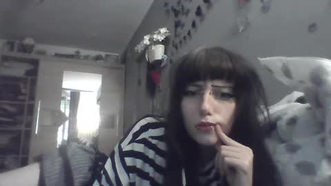 Snapshot of elaynetanton chatting on 05-25-26, 05:08 Lia online show from 05-25-26, 05:08