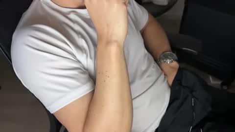 Snapshot of elc_2 chatting on 01-31-25, 12:07 elc_2 online show from 01-31-25, 12:07