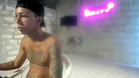 Snapshot of elchicletv chatting on 12-24-24, 06:39 El CHICLE TV - SHOW online show from 12-24-24, 06:39