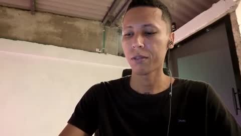 Snapshot of elchicletv chatting on 10-14-25, 06:14 El CHICLE TV - SHOW online show from 10-14-25, 06:14