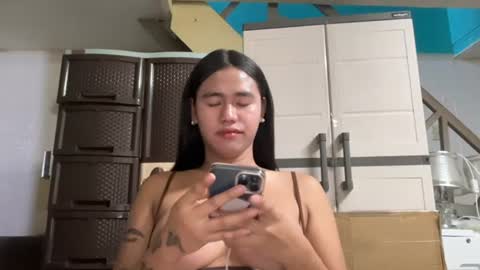Snapshot of eleanorarmani_ chatting on 07-16-26, 04:07 El online show from 07-16-26, 04:07