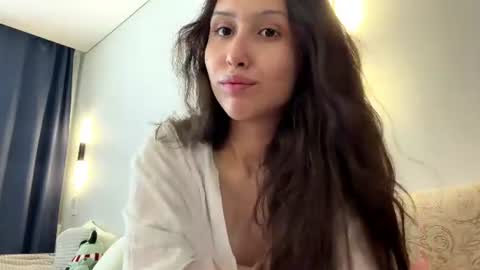 Snapshot of eleanorefrens chatting on 07-15-26, 10:20 Alice online show from 07-15-26, 10:20