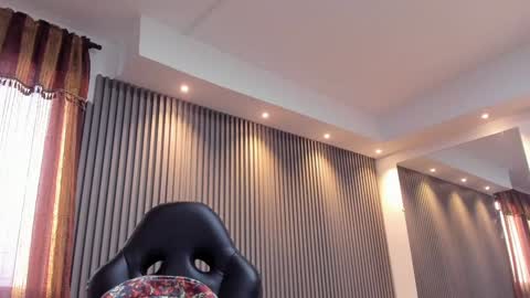 Snapshot of electraa_fox chatting on 12-06-24, 11:33 Electra online show from 12-06-24, 11:33