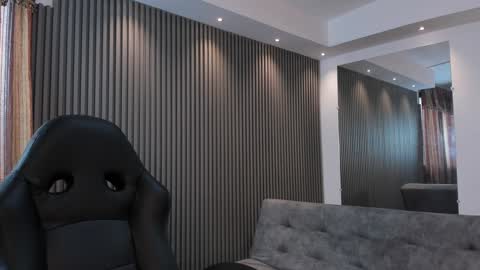Snapshot of electraa_fox chatting on 01-27-25, 11:43 Electra online show from 01-27-25, 11:43
