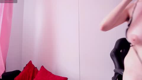 Snapshot of electraa_fox chatting on 02-26-25, 06:11 Electra online show from 02-26-25, 06:11