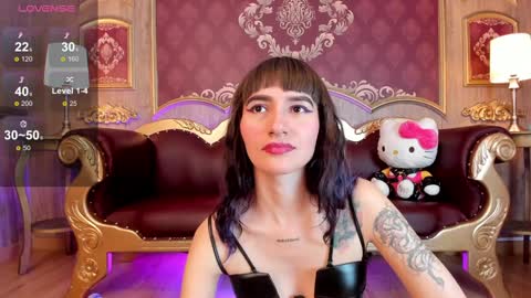 Snapshot of electraraptiss chatting on 12-30-24, 08:15 - online show from 12-30-24, 08:15