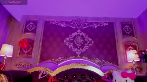Snapshot of electraraptiss chatting on 02-18-25, 07:52 - online show from 02-18-25, 07:52