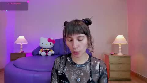 Snapshot of electraraptiss chatting on 03-06-25, 07:43 - online show from 03-06-25, 07:43