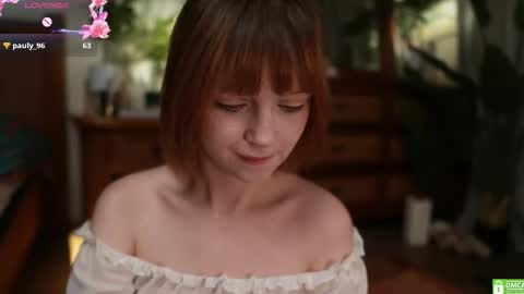 Snapshot of electric_woman chatting on 10-04-25, 02:15 Aleksa online show from 10-04-25, 02:15