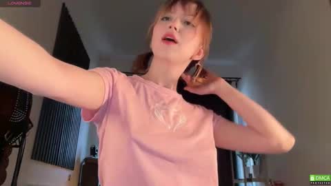 Snapshot of electric_woman chatting on 10-23-25, 10:36 Aleksa online show from 10-23-25, 10:36