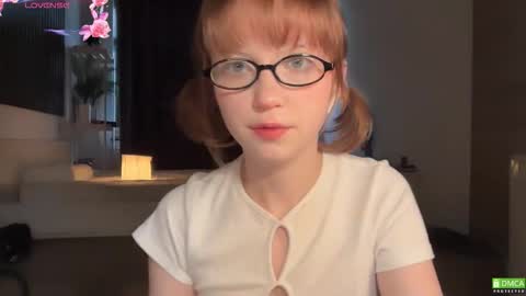 Snapshot of electric_woman chatting on 10-30-25, 10:49 Aleksa online show from 10-30-25, 10:49