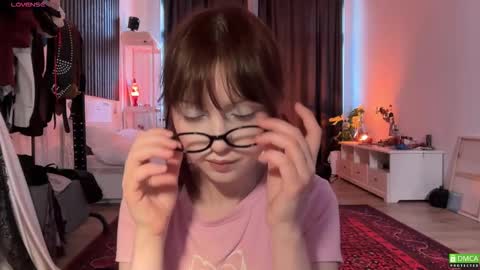 Snapshot of electric_woman chatting on 01-17-26, 10:31 Aleksa online show from 01-17-26, 10:31