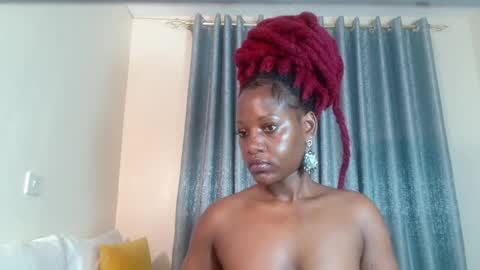Snapshot of elegant_ebony chatting on 12-21-24, 10:40 Nika online show from 12-21-24, 10:40