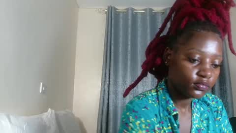 Snapshot of elegant_ebony chatting on 02-16-25, 01:47 Nika online show from 02-16-25, 01:47