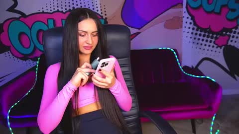 elegant_mysterious online show from 09-25-25, 07:39