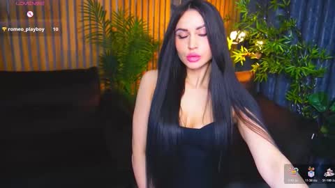 elegant_mysterious online show from 10-26-25, 08:37