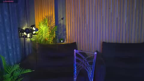 Snapshot of elegant_mysterious chatting on 03-09-26, 10:47 elegant_mysterious online show from 03-09-26, 10:47