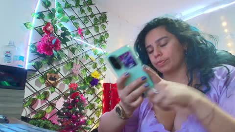 Snapshot of elektra_32 chatting on 01-03-25, 04:44 elektra online show from 01-03-25, 04:44